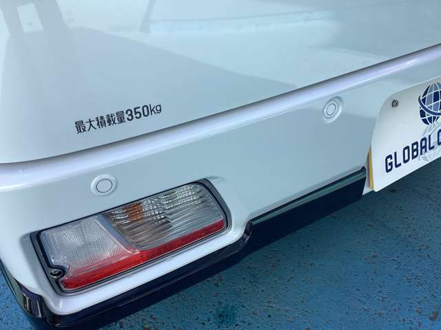 ピピピっと音で後ろのモノをお知らせです。安全装備付いております。