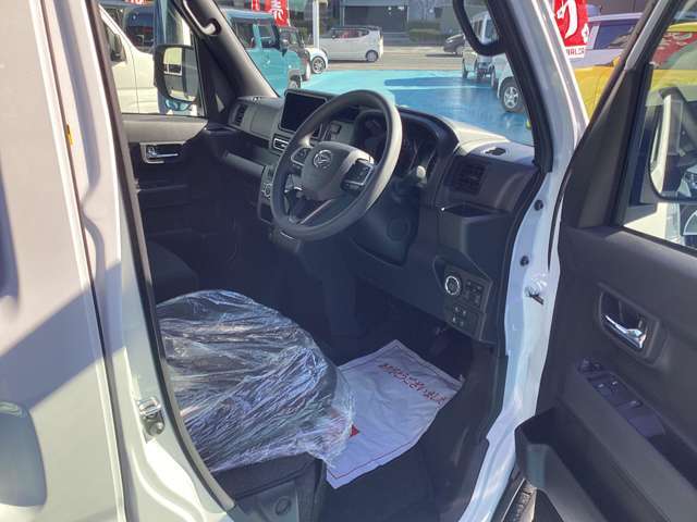 未使用車なので綺麗です。新車時のカバー付いたままです★