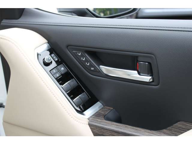 トヨタ ランドクルーザー300 3.5 ZX 4WD 2023年 0.2万キロ