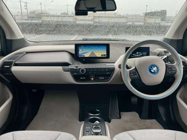 CARDREAMはお客様から直接買い取りした車両をそのまま販売しているので、余計な中間マージンがなく高品質で低価格を実現しています！