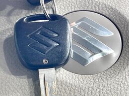 便利なキーレス♪ボタン操作で簡単にドアの解錠、施錠が可能です！