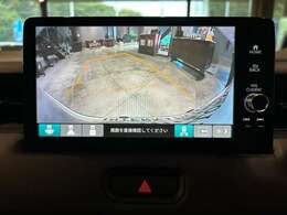 ホンダコネクトディスプレイ+ETC2.0（ナビゲ―ション連動）装着。スマートフォン連動でカープレイの仕様が可能です。他にも快適装備が充実しております。詳しくはスタッフまで！