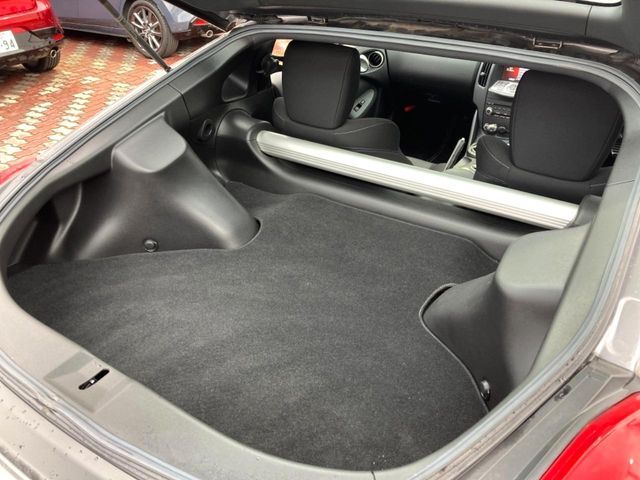 普段のお買い物や通勤、送迎等に十分な荷室スペースを確保しております。♪