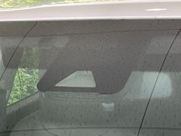 【トヨタセーフティセンス】走行中に前方の車両等を認識し、衝突しそうな時は警報とブレーキで衝突回避と被害軽減をアシスト。より安全にドライブをお楽しみいただけます。