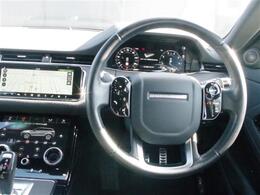 輸入車在庫を全国のLIBERALA店舗にて在庫展示しております。落ち着いた商談スペースにて、お気に入りの1台をごゆっくりお選び下さい。