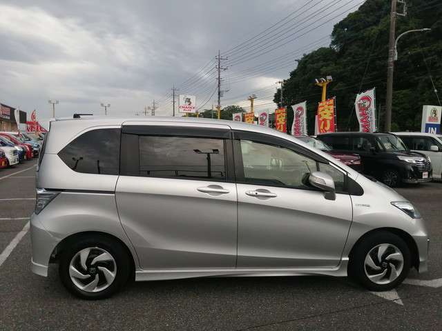 お待たせしました。大人気車入荷いたしました。スタッフの厳選車両！1度ご覧になって下さい！