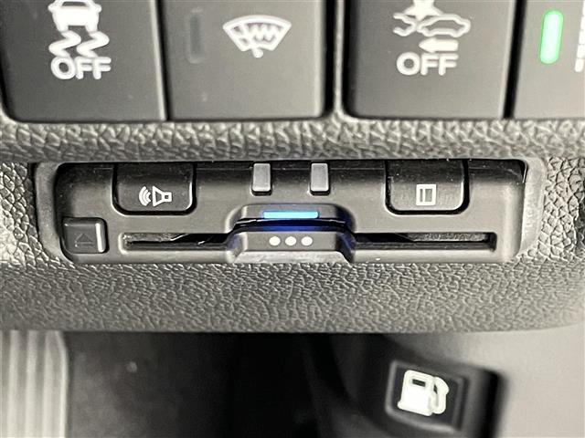 ◆【ETC】有料道路を利用する際に料金所で停止することなく通過できる、ETC車載器（ノンストップ自動料金収受システム機器）が装備されています。セットアップを行うことで利用可能になります。