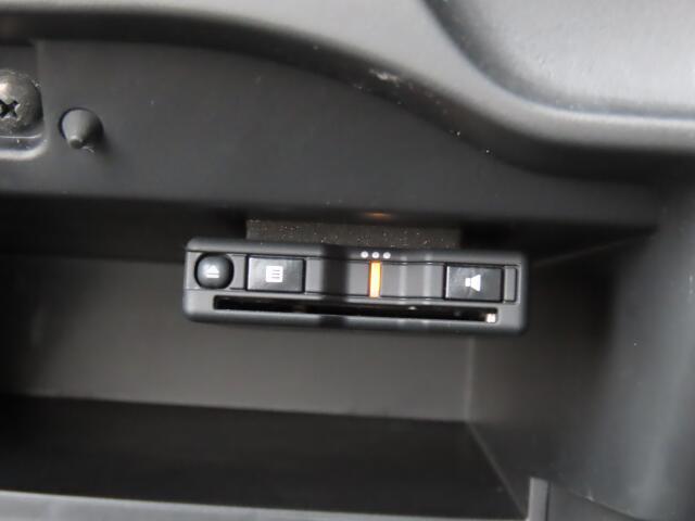 ETCも装備していますよ！ETC車載機を利用すると高速料金が割引に！！サイフにも優しい装備ですね♪