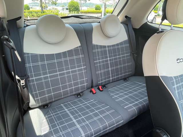 LIBERALAでは多種多様の車種をご用意させていただいております。お客様がご納得いくまで、そのお車の持つ特性を五感すべてで感じ取っていただける場をご提供します。