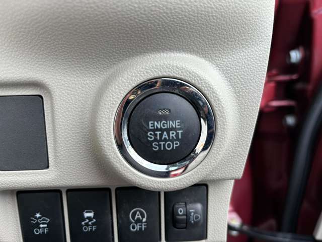エンジンスタートはクールなプッシュ式を採用しております。