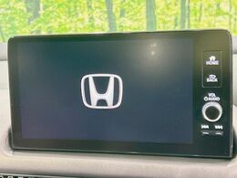 【メーカー純正9型ナビ】インテリアに溶け込むスタイリッシュな「専用設計」メーカーナビを装備♪視認性や操作性など基本性能にも優れ、より上質なカーライフをお楽しみいただけます。