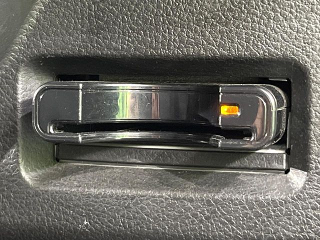 【ETC】高速道路の料金所をストレスなく通過！話題のスポットやサービスエリアに多い「スマートIC」利用時は必須のアイテムです。当店でセットアップを実施、ご納車当日からすぐにご利用いただけます！