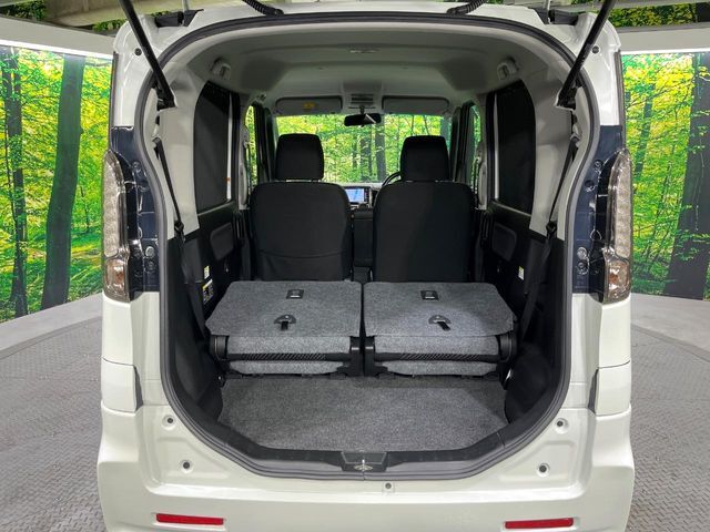 普段のお買い物や通勤、送迎等に十分な荷室スペースを確保しております。セカンドシートを倒すと、大きな荷物の積載も可能です♪