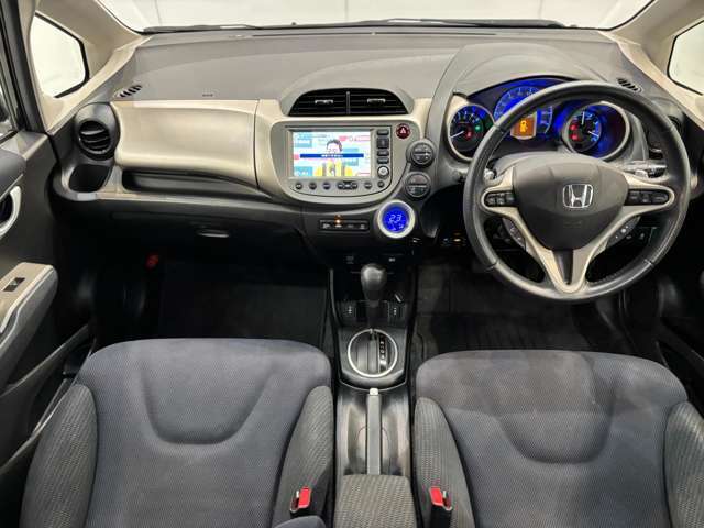 ユーザー買取　ハイブリッド　ETC　バックカメラ　ナビ　TV　オートクルーズコントロール　HID　スマートキー　電動格納ミラー　シートヒーター　CVT　衝突安全ボディ　アルミホイール　CD　ABS
