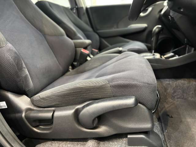 ユーザー買取　ハイブリッド　ETC　バックカメラ　ナビ　TV　オートクルーズコントロール　HID　スマートキー　電動格納ミラー　シートヒーター　CVT　衝突安全ボディ　アルミホイール　CD　ABS
