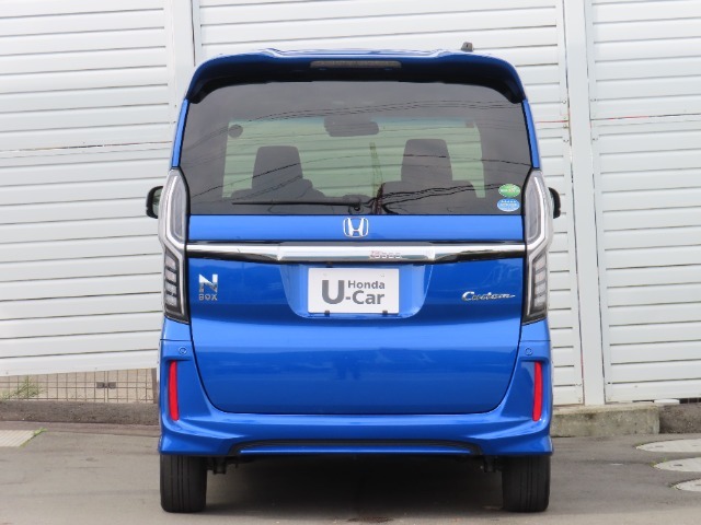 無料で1年間走行距離無制限保証付。有償で2～5年保証（ハイブリッド機構は初度登録から10年保証）に変更可能となります。詳しくはスタッフまでご相談下さい。