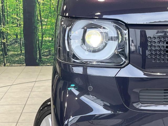 【LEDヘッドライト】悪天候や夜間走行時も良好な視界を確保し安心して運転できる高輝度LEDヘッドライトを装備！点灯速度が早く、消費電力も抑えられています。