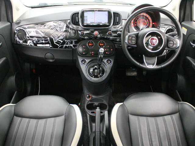 限定車　レザーシート　ガラスルーフ　フルセグナビ　Bluetooth　Bカメラ　HIDヘッドライト　純正アルミホイール　オートエアコン　フォグランプ