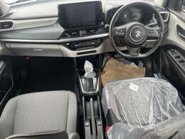 運転席・助手席の俯瞰視点です！乗った際のイメージが湧きますね！