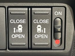 【両側パワースライドドア】スマートキーや運転席のスイッチで後席両側スライドドアの開閉が可能♪電動だから力を入れてドアを開ける必要が無く、小さなお子様でも簡単に開け閉めでき快適です♪