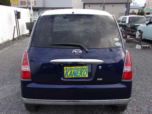 在庫車の仕入れの拘りは、カラーバリエーションを豊富に在庫車を見て頂いて華やかな気分を感じられるように多彩なボディカラーを厳選して仕入れております！