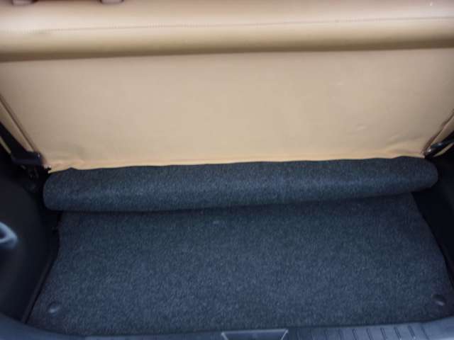 中古車販売のプロとして、ご不明な所など出来る限りの説明を致します。是非、ご来店下さい。仕上げ作業など見て驚かれる方多いですよ。