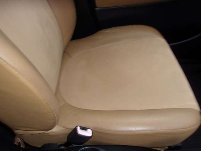 内装は出来る限りのクリーニング施行済みです、気になる箇所がありましたら何なりとお申し付け下さい！