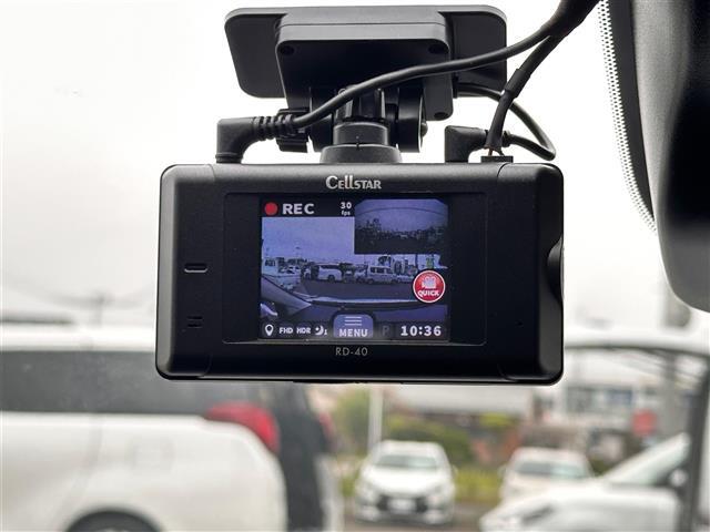 【ドライブレコーダー】映像・音声などの運転中の記録を残します。事故などを起こした起こされた時の証拠になりえますので、もしも時でも安心ですね。