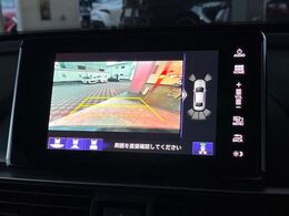 【バックカメラ】駐車時に後方がリアルタイム映像で確認できます。大型商業施設や立体駐車場での駐車時や、夜間のバック時に大活躍！運転スキルに関わらず、今や必須となった装備のひとつです！