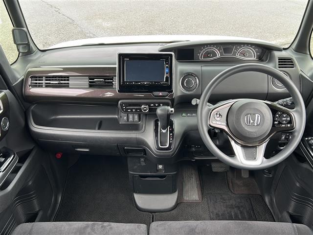 店舗にて現車の確認もいただけますので、お電話で在庫のご確認の上、是非ガリバー黒部店までご来店くださいませ！！！