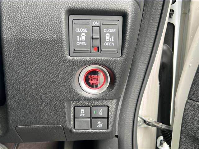 店舗にて現車の確認もいただけますので、お電話で在庫のご確認の上、是非ガリバー黒部店までご来店くださいませ！！！