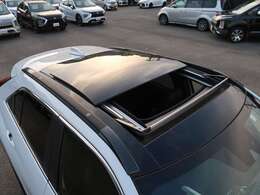 パノラマサンルーフ　スライド＆チルト　後席パノラマルーフ