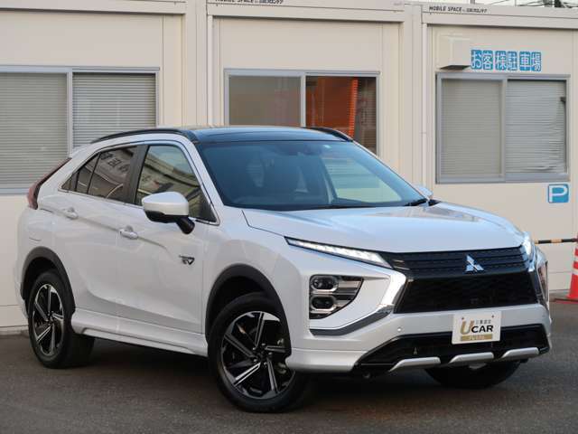 当店は「車両価格」に「諸費用（自賠責保険料・税金・登録等に伴う費用）」を加えた、安心の「支払総額」で表示しております。