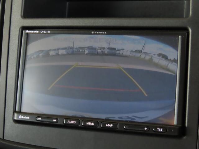 バックカメラを装備しております。駐車時に大変役立ちますよ♪運転が苦手な方の味方になってくれます。