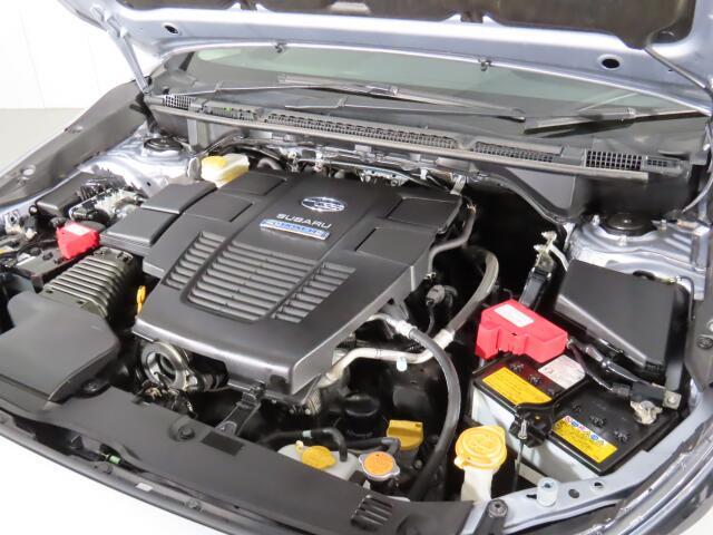 エンジンルームもきれいですよ。機関機構系も良好です。納車前に点検整備も行います。エンジンオイル・オイルフィルター・エアコンフィルター・ワイパーゴムは必ず交換致します（エアコンフィルターは、装着車のみ）