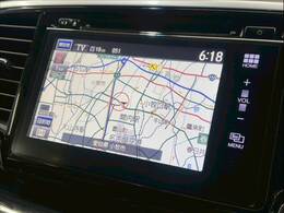 【純正ナビ】フルセグテレビやブルートゥース接続、DVD再生など多彩な機能を併せ持っており、インパネ周りがすっきりしてますね！