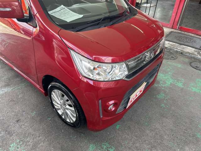 TAXは、プロの技術とプライドをもって、一物一価といわれる中古車に「安心」をお付けして、日本全国の皆様を笑顔にするカーライフをお届けします。