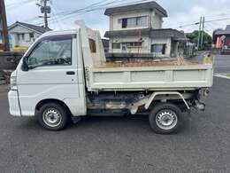 【責任を持って確 実にお届けします】当店は全国どこでも納車できる体制を整えており、離島・県外のお客様からも多数ご覧いただいております。お客様の大切な車を確 実にお手元へお届けします。
