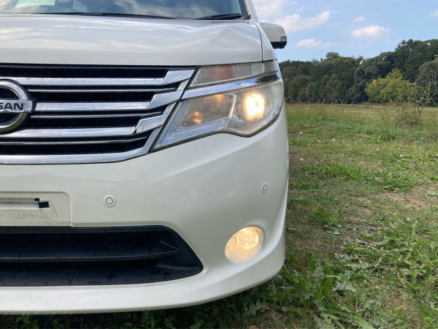 お車の状態は内外装共にとても綺麗な状態を保っておりますので私共でも自信を持ってお薦め出来る1台です！！同年式のお車と比べますと、大事にお乗りだった事を実感して頂けるはずです♪