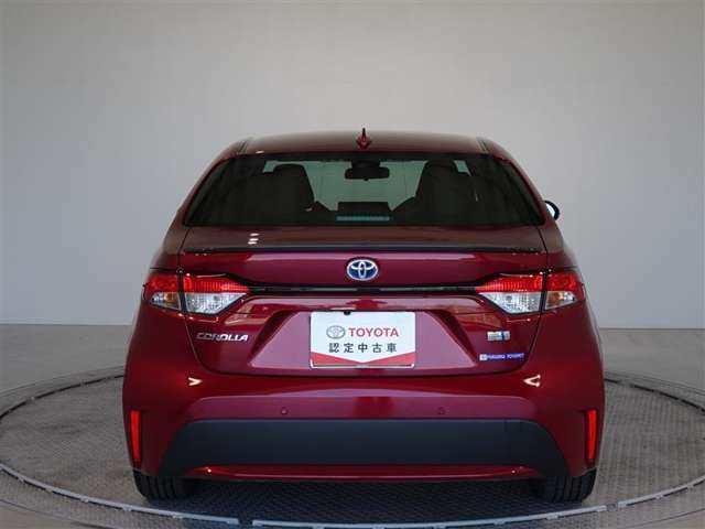 リアにハイマウントストップランプを装備してます。後続車両からの視認性も良く、安心です。