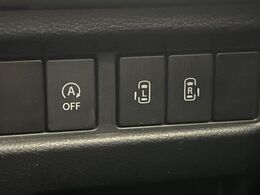 【両側パワースライドドア】スマートキーや運転席のスイッチで後席両側スライドドアの開閉が可能♪電動だから力を入れてドアを開ける必要が無く、小さなお子様でも簡単に開け閉めでき快適です♪