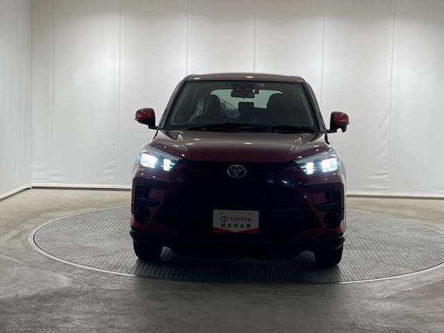 明るいLEDライトで、暗い夜道の運転も快適に。