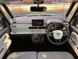【インパネ全体】全方位で視界が広く、高い目線で運転もしやすいです！