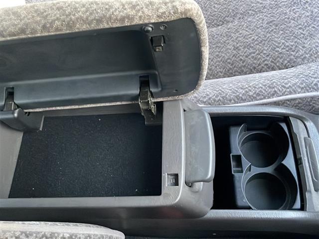 気になる車はすぐにお問い合わせください！画面右側の0066から始まる無料ダイヤルからお問い合わせ下さい！専門スタッフがお車のご質問にお答えいたします！