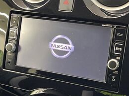 【純正ナビ】人気の純正ナビを装備。オーディオ機能も充実しており、Bluetooth接続すればお持ちのスマホやMP3プレイヤーの音楽を再生可能！毎日の運転がさらに楽しくなります！！