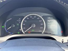【スピードメーター】メーターがシンプルで見やすく運転しやすいですね！