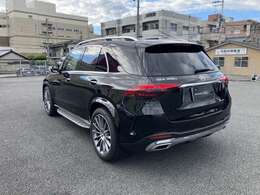 力強く躍動的なエクステリアで街中での存在感も際立ちます。