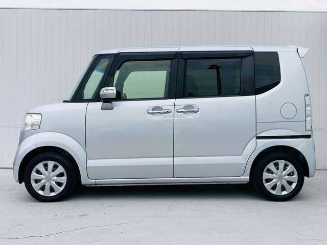 ★当社は車両販売から自社工場での整備・車検・鈑金、万が一のロードサービスにも対応！現金・分割ローンまで幅広いお支払い！任意保険の専門部署まで完備。