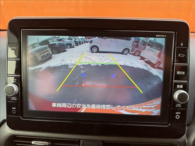 【バックカメラ】新車時に既についていますのでナビを取り付けいただければモニターに映し出すことも可能です。どこまで下がっていいか見るのにとても最適です。