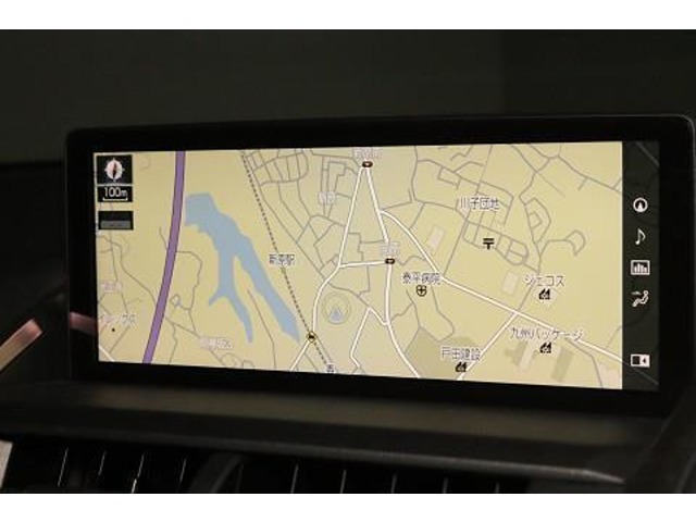 大画面の『ディスプレイオーディオ』を装備！　大きな地図画面や迫力ある映像がお楽しみいただけます。（機種によりナビやコネクトサービス等ご利用の際は別途契約が必要となる場合があります）
